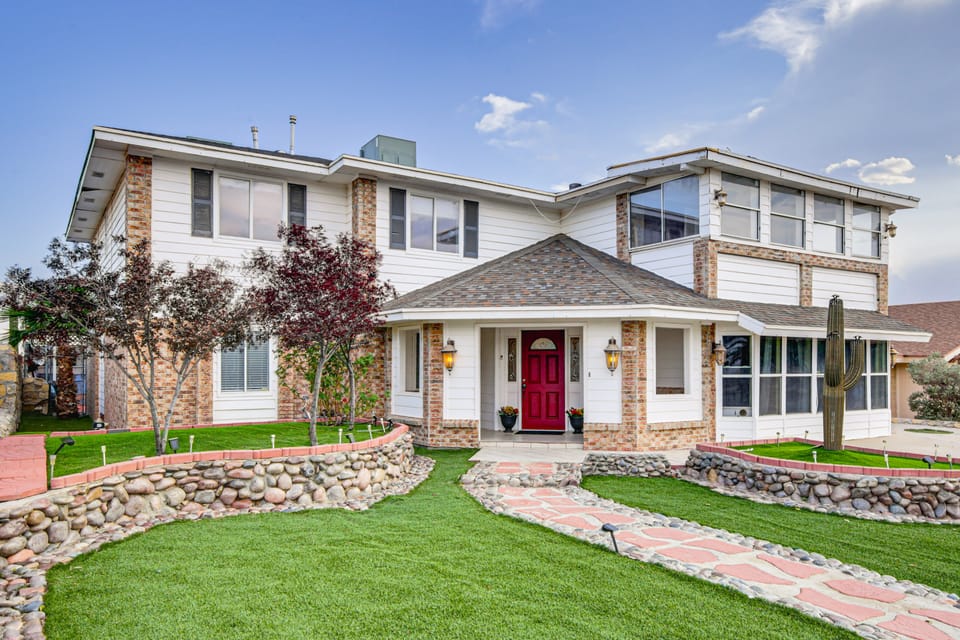 13 Mi to Downtown El Paso: Home w/ Game Room & Bar Apartment in Ciudad Juarez