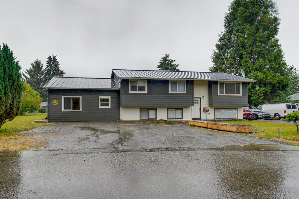 Near ‘Twilight’ Sites & Scenic Hikes: Forks Apt Apartment in Forks