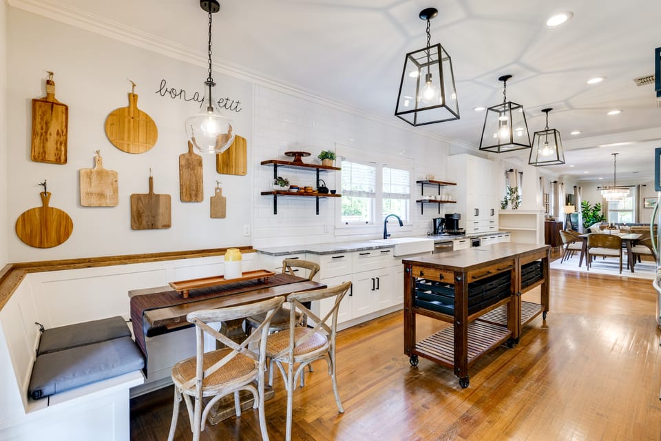 Renovated, Stylish Retreat w/ Patio in Lakeland! House in Lakeland