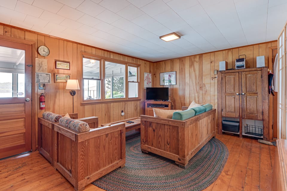 Dock & Rowboat: 'Beechnut Bungalow' on Keuka Lake House in Keuka Lake
