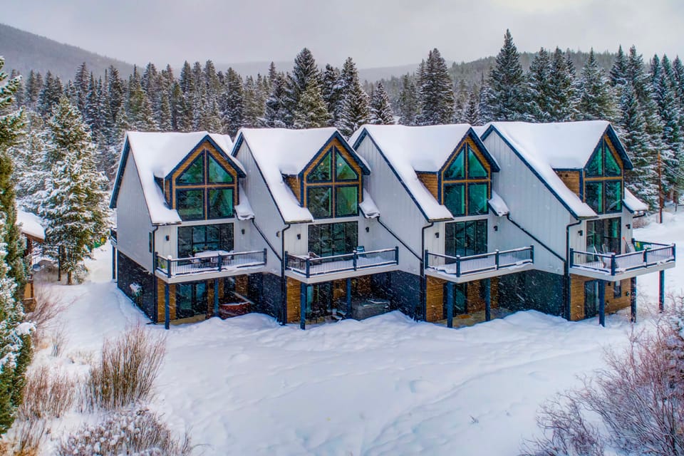 Ski-In/Ski-Out Gemini Lift Access! Home w/ Hot Tub Apartment in Winter Park
