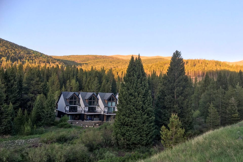 Ski-In/Ski-Out Gemini Lift Access! Home w/ Hot Tub Apartment in Winter Park