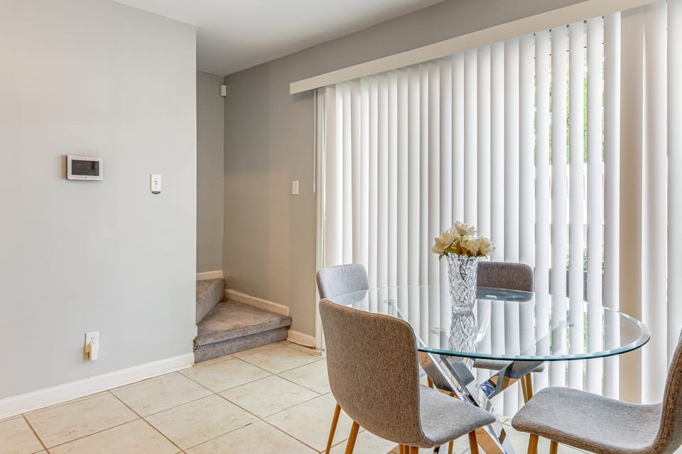 Steps to Park: Dog-Friendly Condo in Conyers! Apartment in Conyers