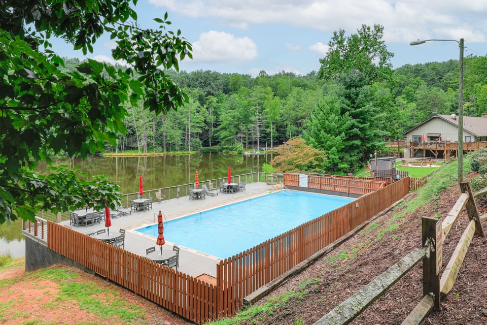 Deck & Game Room! Lakefront Blue Ridge Mtn Gem House in Watauga