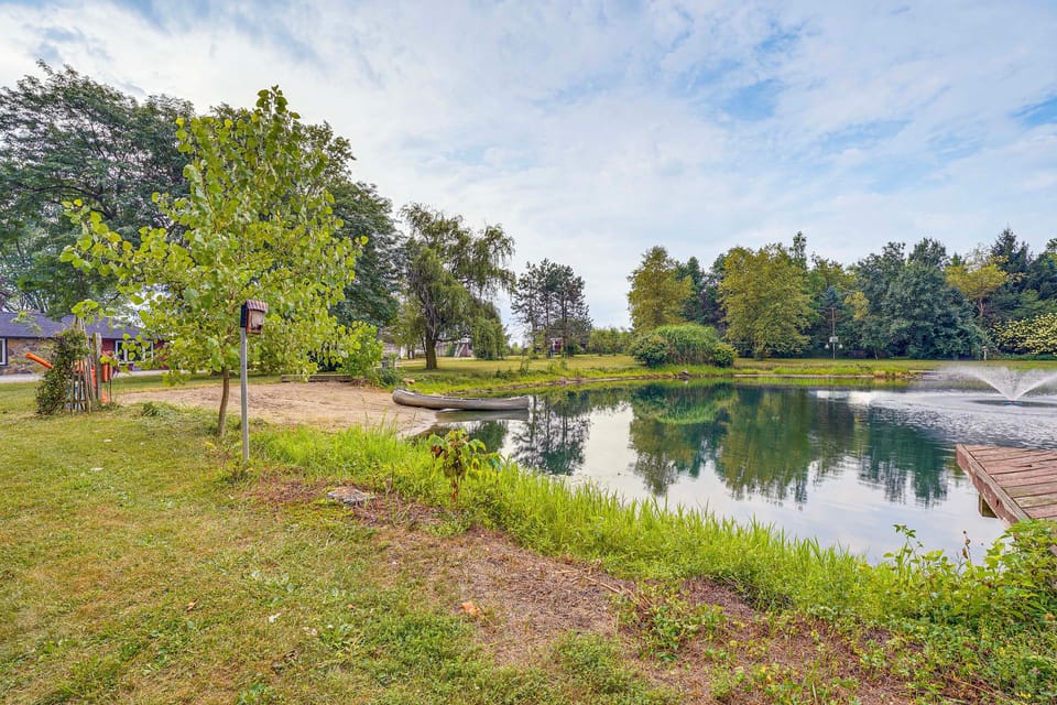 Fish, Hike & Golf: Countryside Retreat in Bluffton House in Indiana