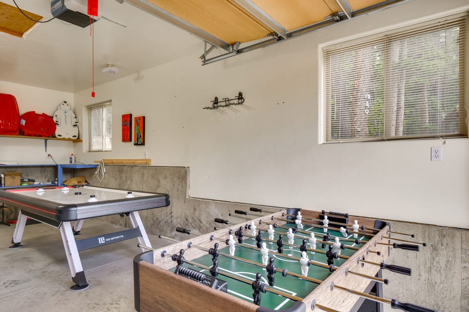 Hot Tub + Game Room: Fairplay Cabin Near Hiking House in Park County