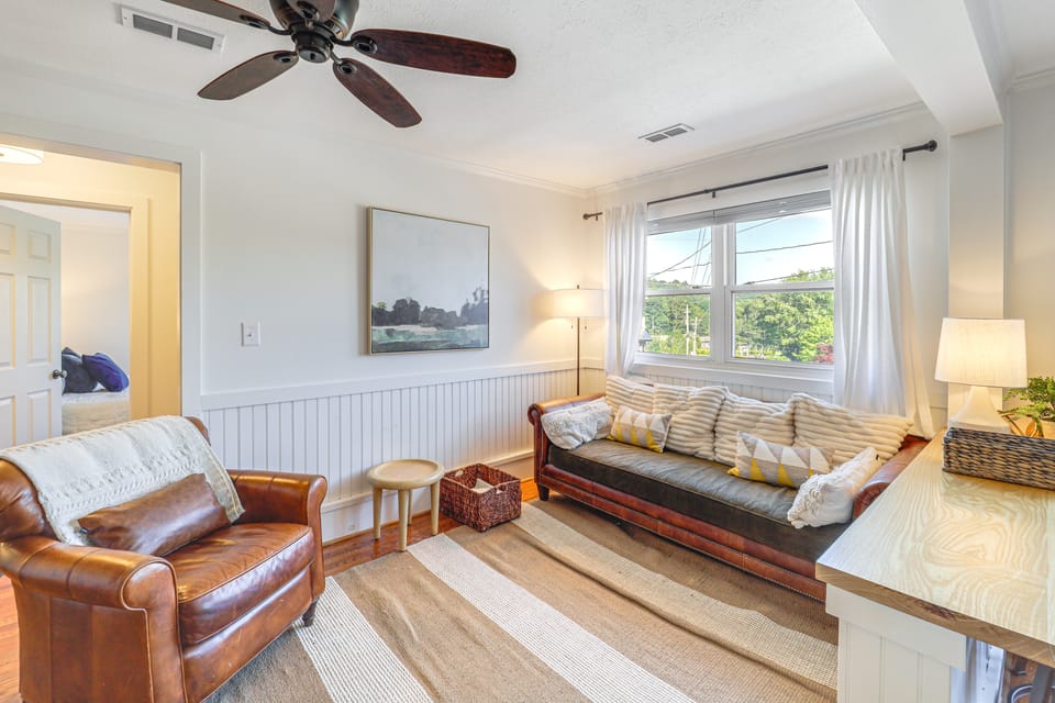 Walk to Shops, Eats & Trails: Blowing Rock Escape! Apartment in Blowing Rock