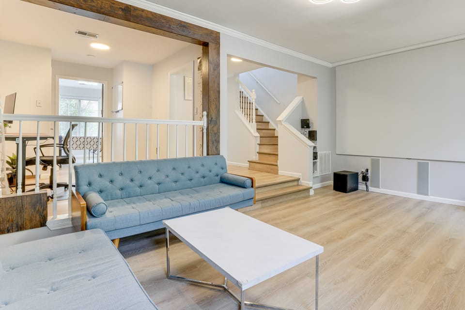 Fenced Yard & Pool Access: Lawrenceville Retreat! Apartment in Georgia