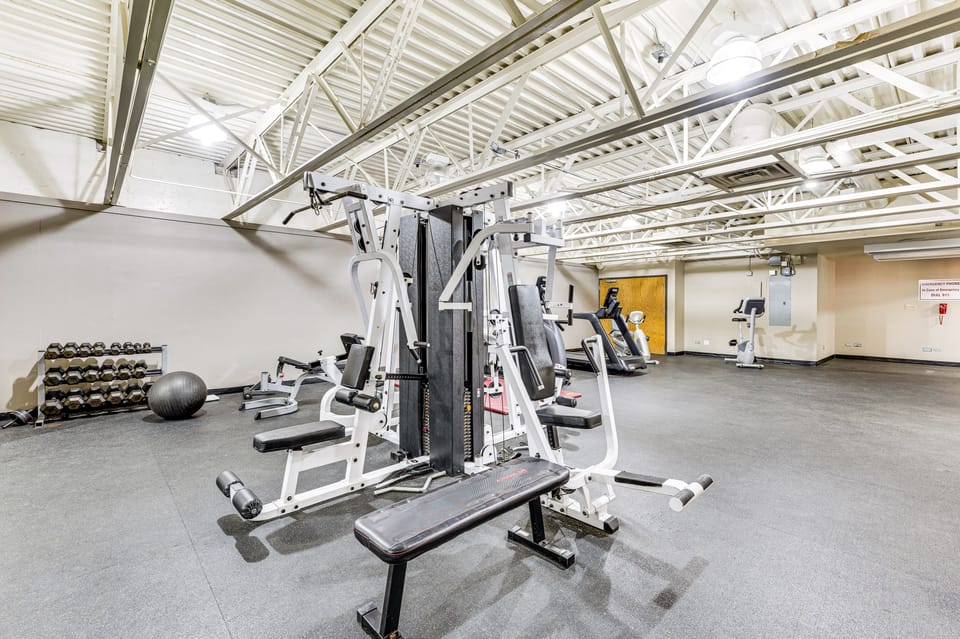 2 Mi to Winter Park Slopes: Mtn-View Condo! Apartment in Fraser