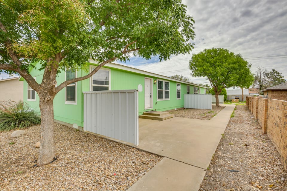 1 Mi to Main Street: Cozy Retreat in Portales Apartment in New Mexico