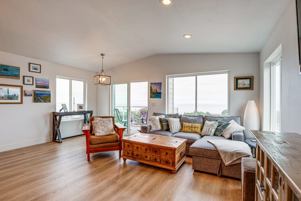 Walk to Beach: Coastal Tillamook Home w/ Desk! House in Oregon