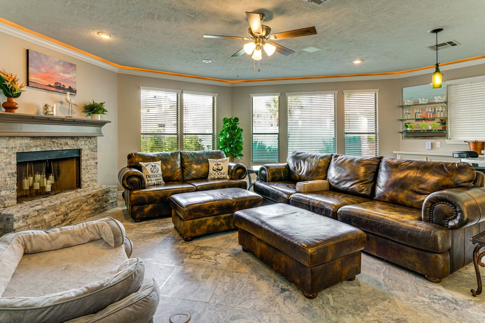 Waterfront Lake Conroe Home w/ Pool Access! House in Lake Conroe