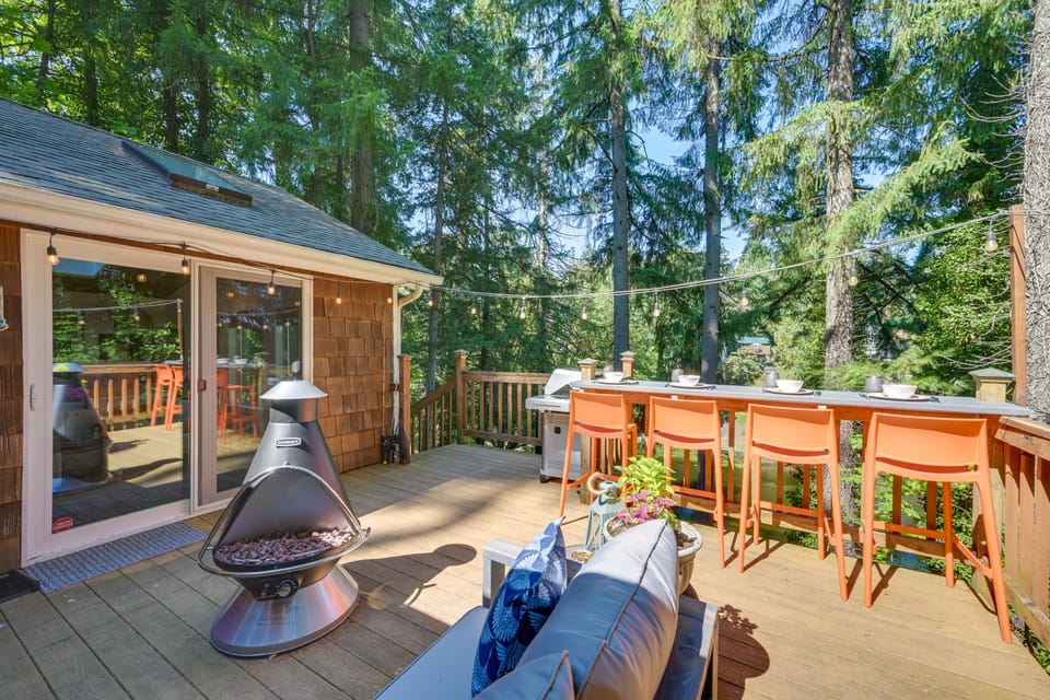 Waterfront Gem on Lake Saint Clair w/ Private Deck House in Washington