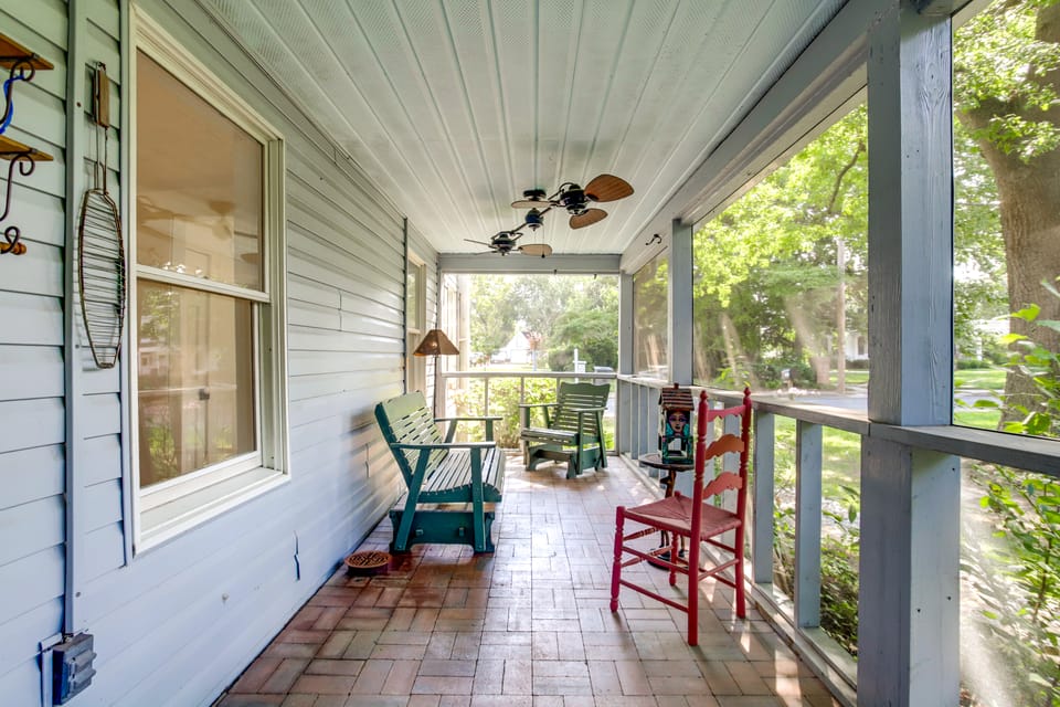 Charming Victorian Farmhouse on Historic Main St House in Maryland