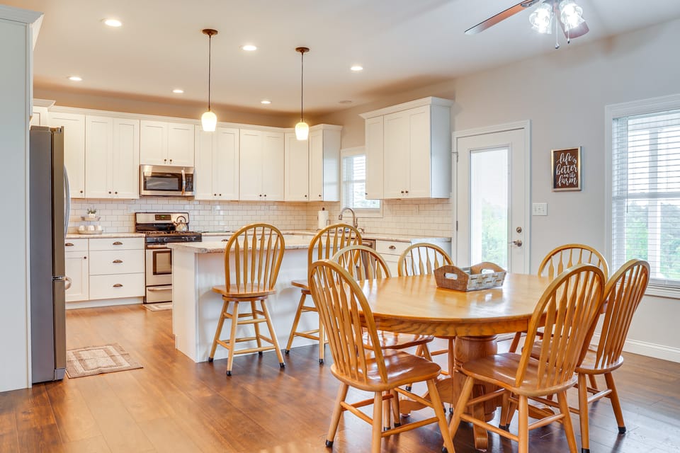 14 Mi to Ark Encounter: Rural Corinth Escape! House in Ohio