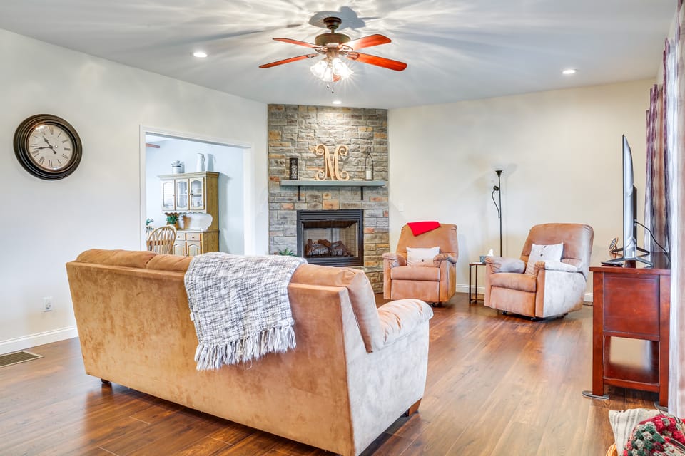 14 Mi to Ark Encounter: Rural Corinth Escape! House in Ohio