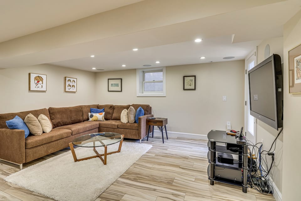 Walk to Hudson River, Near MetLife: Renovated Apt Apartment in Hoboken