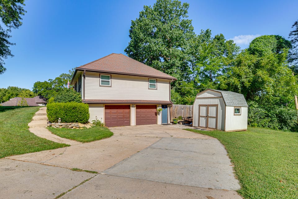 6 Mi to CPKC Stadium: Convenient Kansas City Apt Apartment in Kansas City