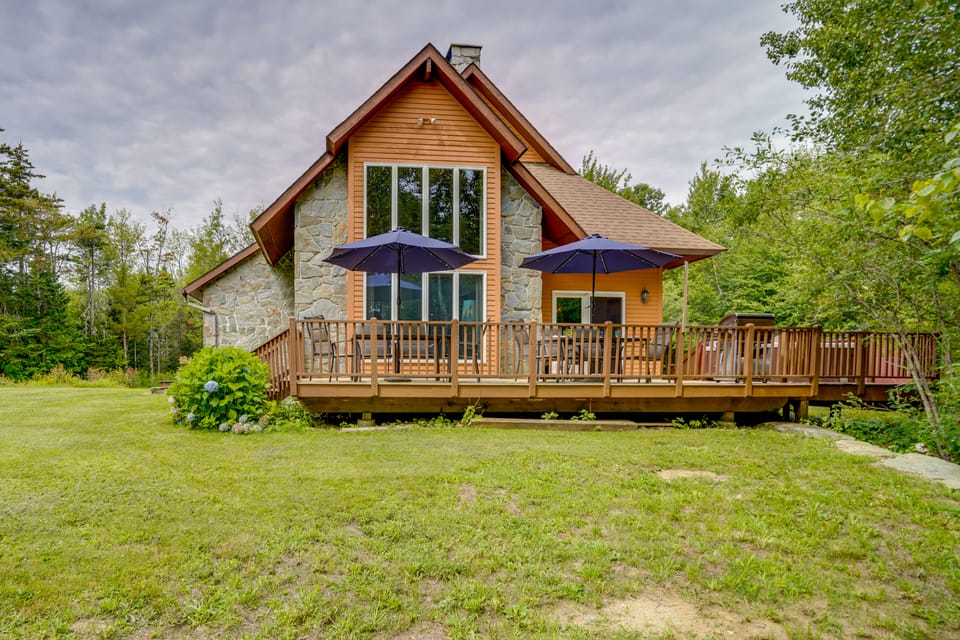 Game Room, Hot Tub! Year-Round Dover Retreat House in Dover