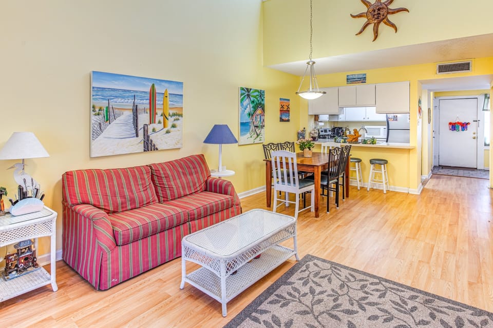 < 1/2 Mi to the Sand! Myrtle Beach Family Condo Apartment in South Carolina