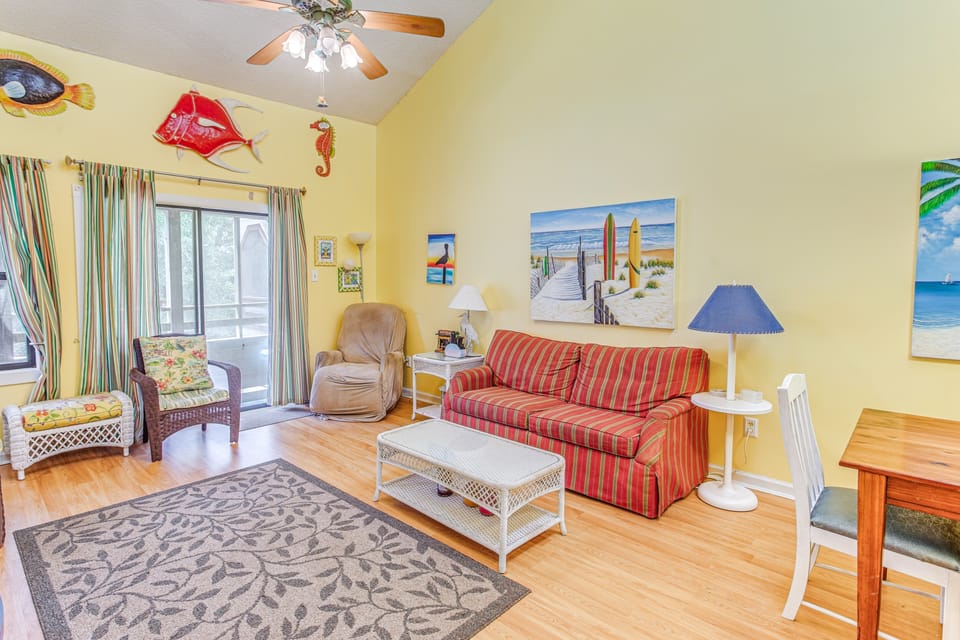 < 1/2 Mi to the Sand! Myrtle Beach Family Condo Apartment in South Carolina