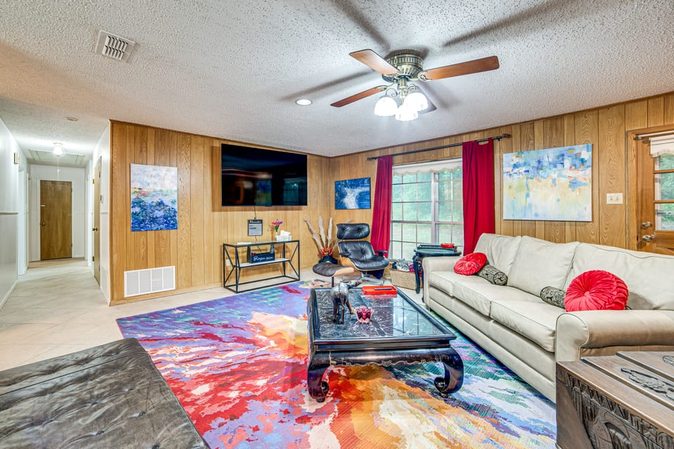 Family Getaway on 4 Acres in Mineola! House in Texas