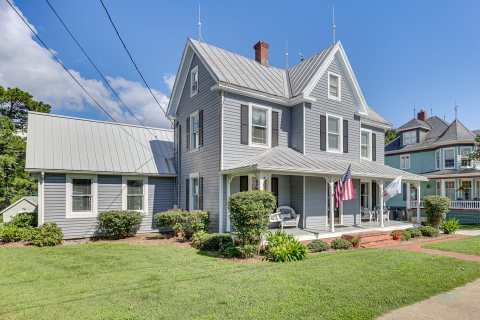 Historic Waterfront Home w/ Dock in Reedville! House in Virginia