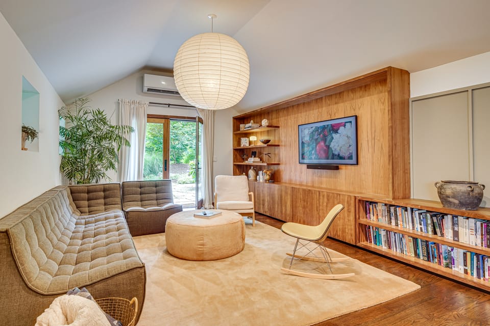 15 Mi to Long Island Sound: Bedford Winter Retreat House in Westchester County