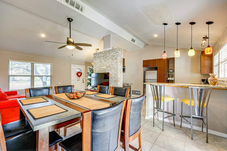 Large Yard: Home 9 Mi to San Antonio River Walk House in San Antonio