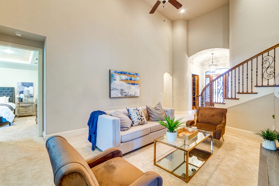 Relax Fireside: Sunnyvale Family Home w/ Yard House in Mesquite