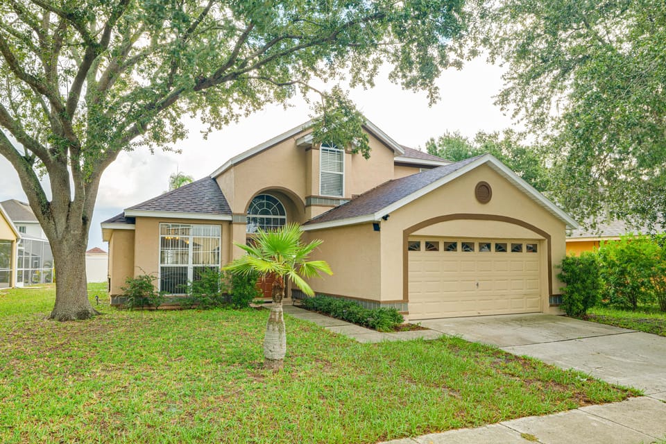 Family Oasis w/ Game Room & Pool in Davenport! House in Four Corners