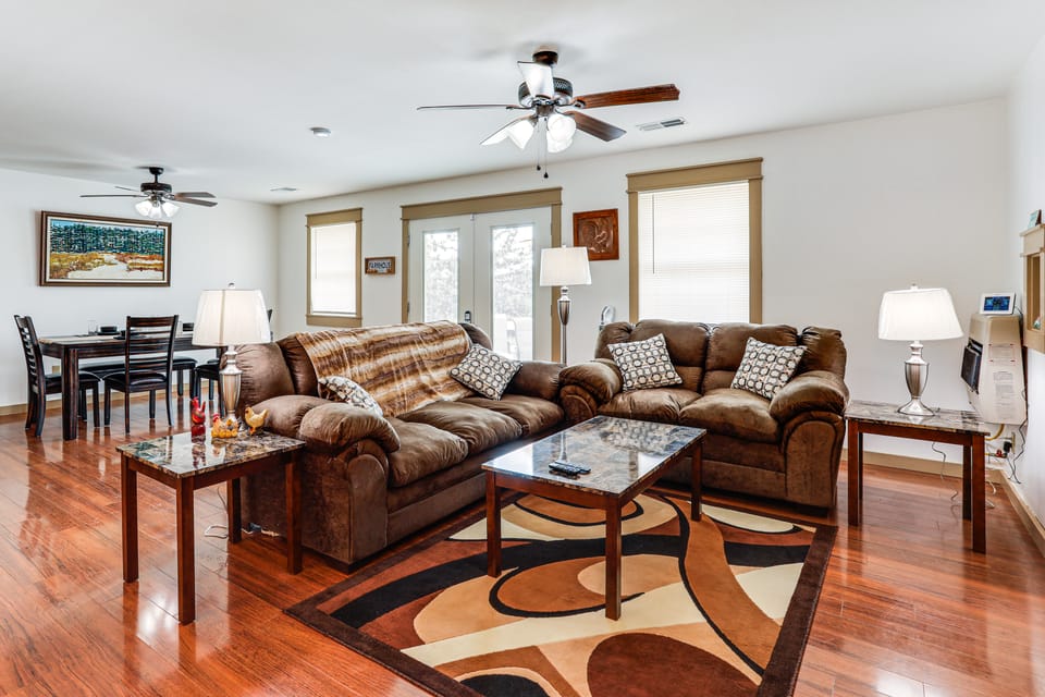 Relaxing Outdoor Spaces: Quiet Wooded Gem in Hardy House in Current River