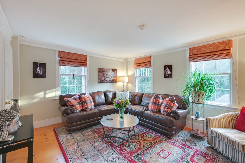 < 1 Mi to Dtwn Salem: Apt w/ Shared Patio & Yard! Apartment in Salem