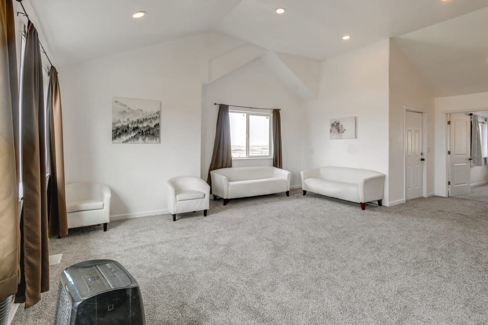 Balcony & Stunning Views: Airy Apt in Idaho Falls Apartment in Idaho