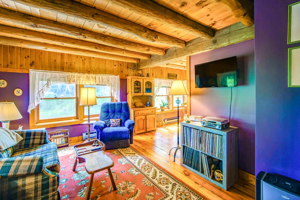 Forest Hideaway in Plainfield: Hike, Paddle & Ski House in Vermont