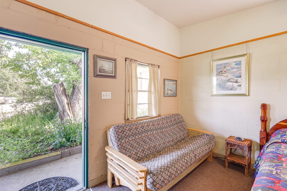Hike On-Site: Lake Whitney Studio Hideaway Apartment in Texas