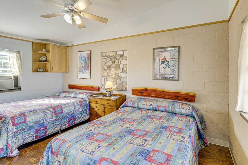 On-Site Hiking Trails: Cozy Lake Whitney Studio! Apartment in Texas