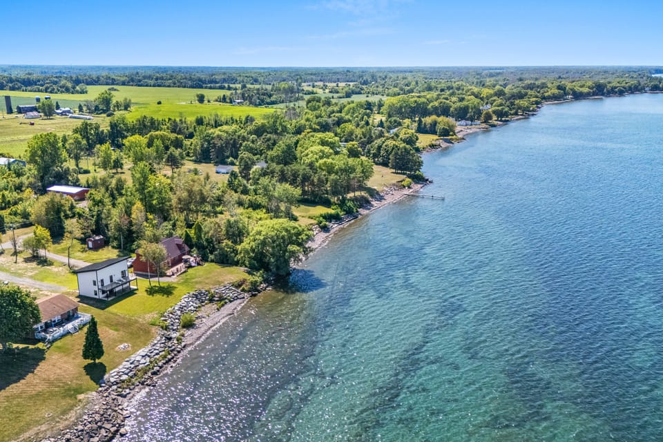 Lake Ontario Hideaway - Nature & Stillness Await! House in New York