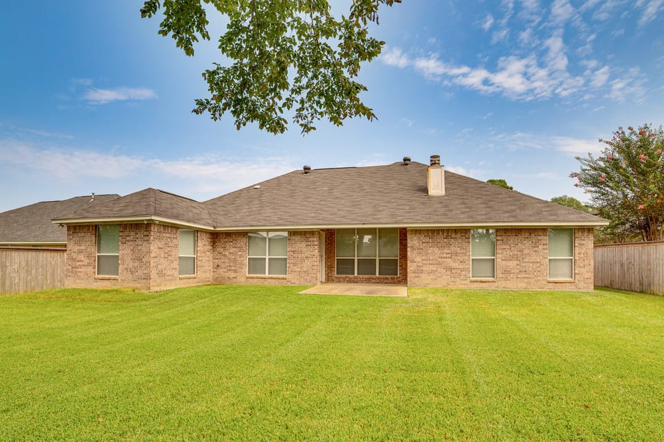 8 Mi to Lake Palestine: Peaceful Family Retreat House in Texas