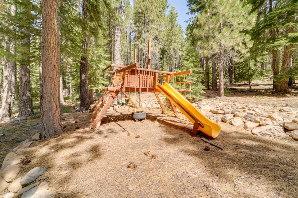 Near Ski Resorts & Trails: Truckee Home w/ Hot Tub House in Truckee
