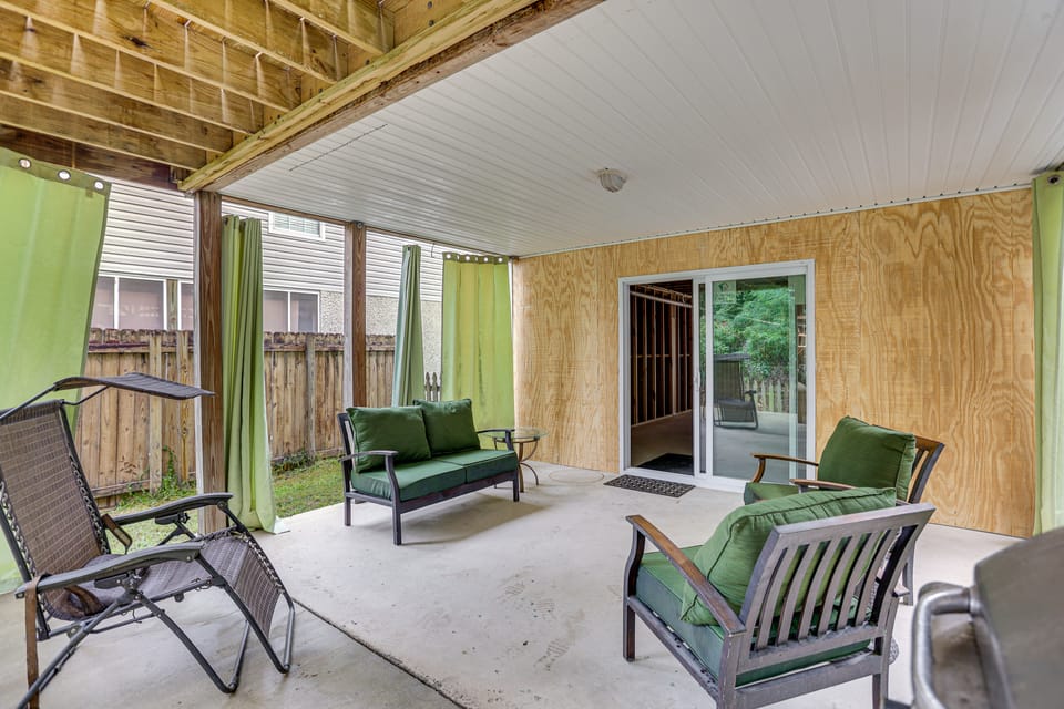 Vitamin Sea Escape: Leander Home w/ Yard! House in Saint Simons Island