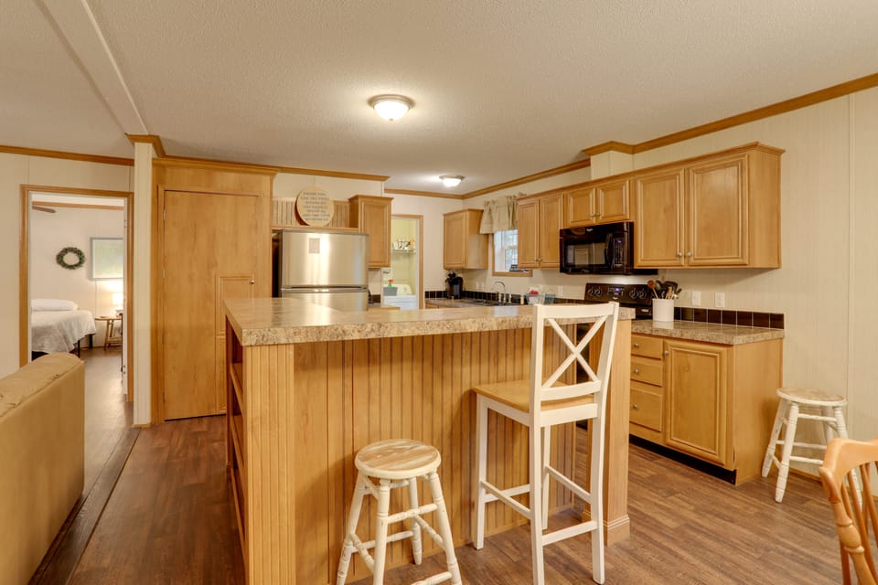 Greers Ferry Lake Access: Cabin w/ Boat Slip! House in Greers Ferry Lake