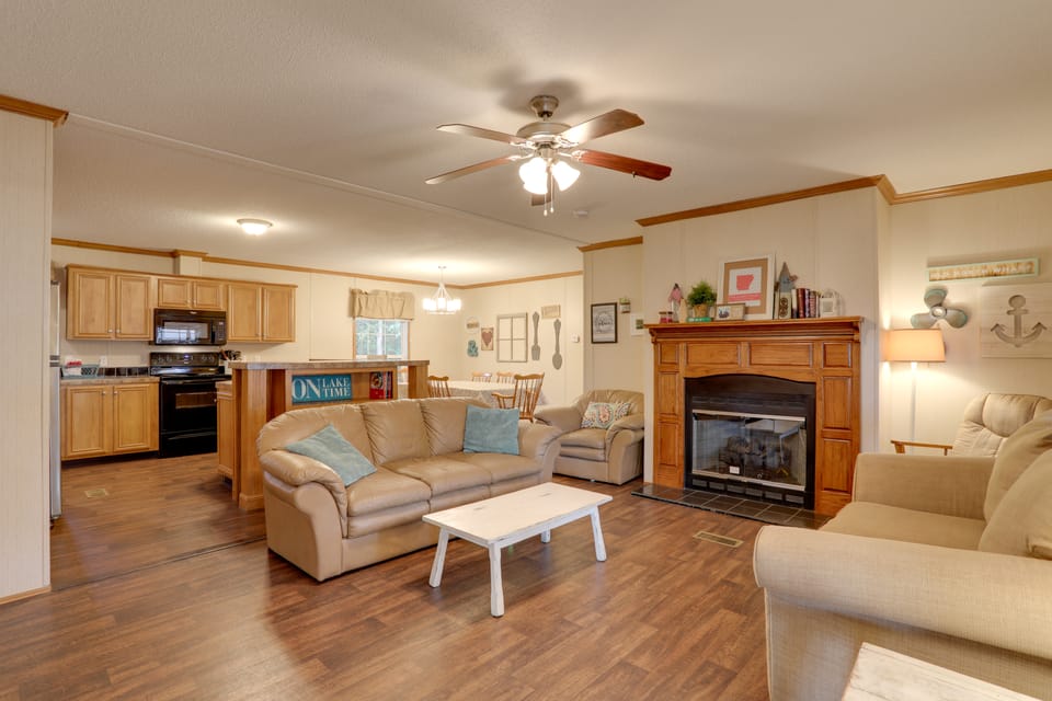 Greers Ferry Lake Access: Cabin w/ Boat Slip! House in Greers Ferry Lake