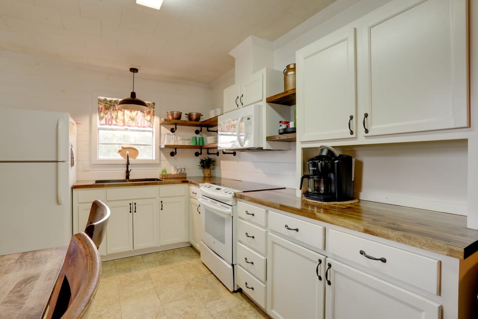 Bring Your Boat! Greers Ferry Lake Home w/ Slip House in Greers Ferry Lake