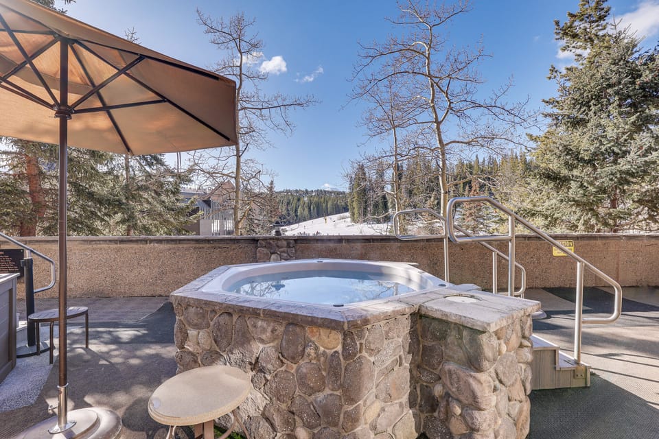 Remodeled Beaver Run Resort 'VIP Suite' w/ Pools Apartment in Breckenridge