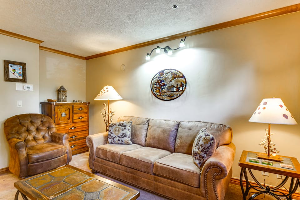 Remodeled Beaver Run Resort 'VIP Suite' w/ Pools Apartment in Breckenridge