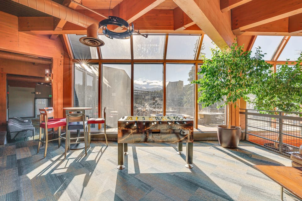 Remodeled Beaver Run Resort 'VIP Suite' w/ Pools Apartment in Breckenridge