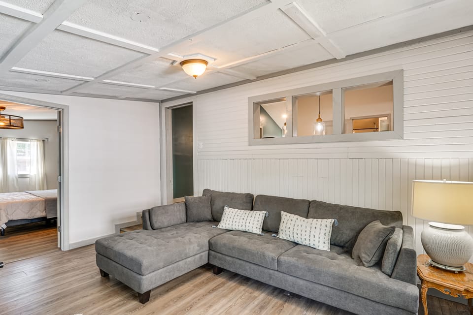 Steps to Water: Lake of the Ozarks Getaway House in Lake of the Ozarks