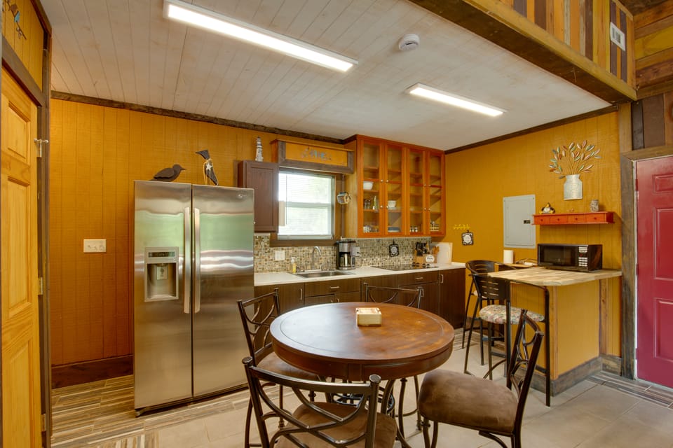 'Byrd's Nest' Lake Lafayette Escape w/ Fire Pit House in Missouri