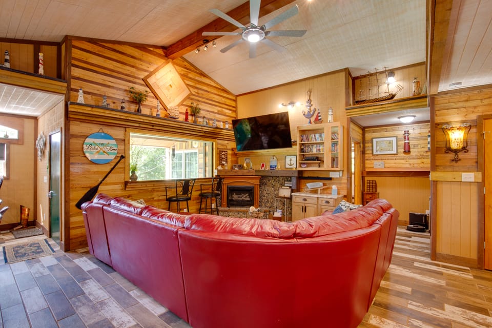 'Bayview' - Lakefront Family Cabin in Odessa! House in Missouri